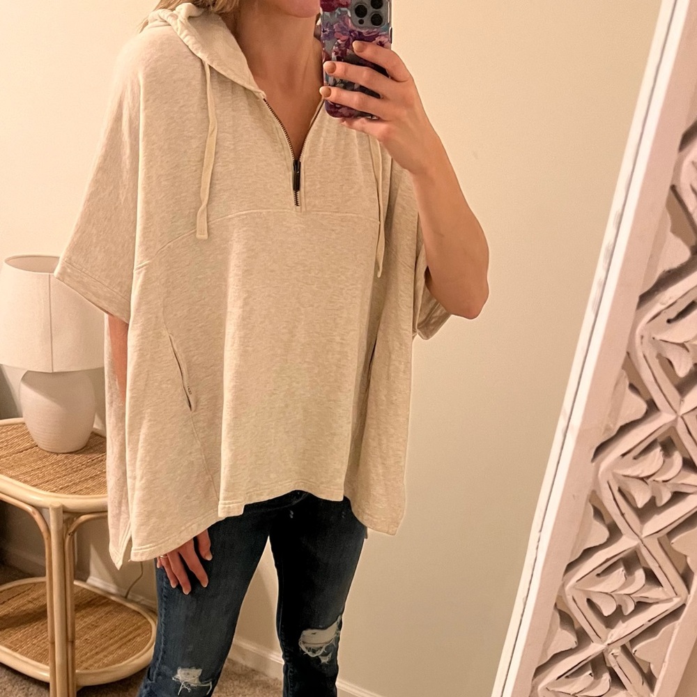 UGG: Cream Pull Over Poncho!